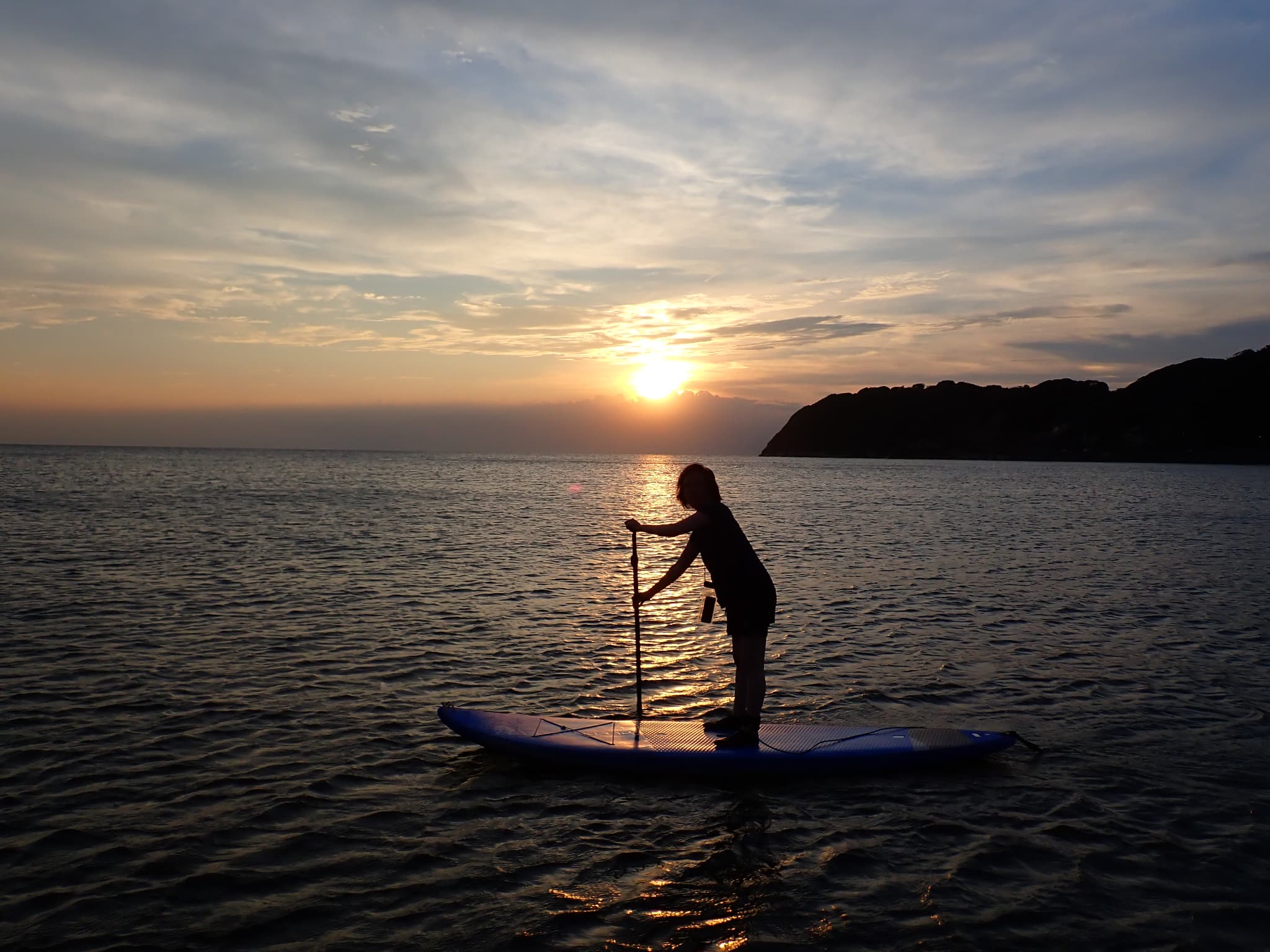 夕暮れを迎える逗子の海